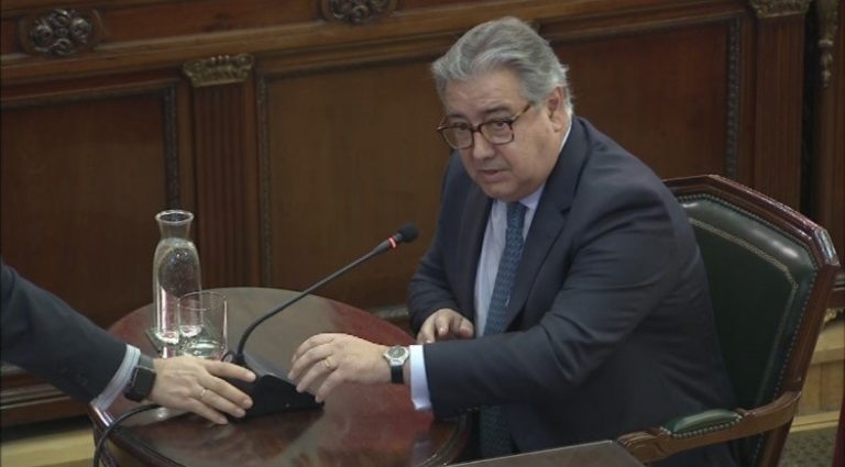 La declaración de Zoido en el juicio del 1-O muestra un exministro del interior derrotado y mintiendo en el Tribunal Supremo, la supuesta violencia no aparece por ningún sitio, la rebelión no existe