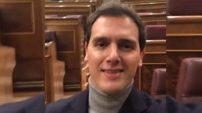 [Vídeo] Albert Rivera, hipócrita hasta el final desde el Congreso con un video selfie: «Viva la libertad»