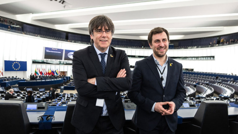 La Eurocámara activa el procedimiento del suplicatorio para Puigdemont y Comín