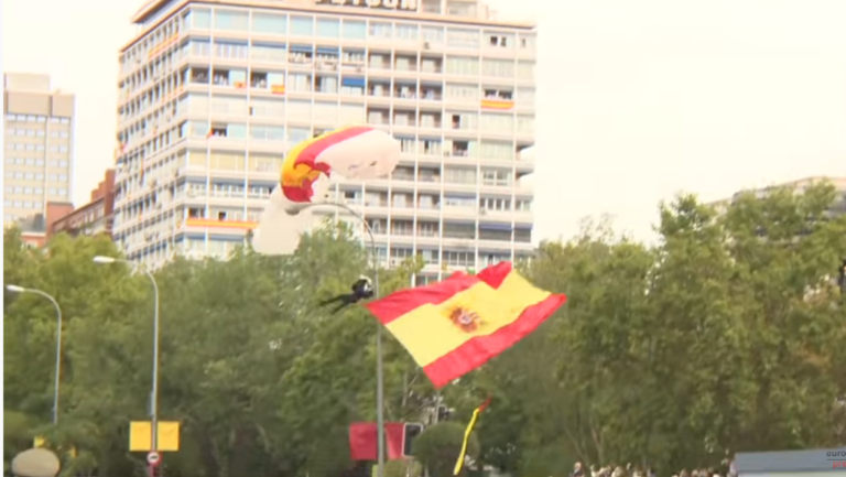 [Vídeo] Despilfarro patrio récord: El desfile militar del 12 de octubre costó casi un millón de euros