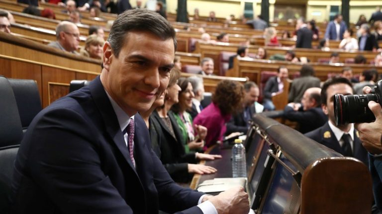 El Congreso rechaza la investidura de Sánchez a la espera del martes entre amenazas a socialistas