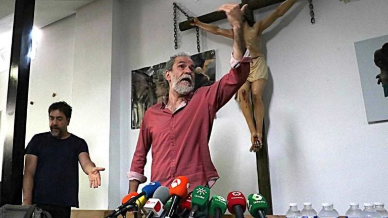 El juez procesa a Willy Toledo por insultar a Dios y a la Virgen y Twitter empatiza: #Me cago en Dios