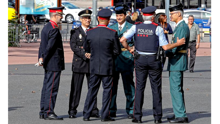 Estado de… Sitio: Militares en fábricas, Guardias Civiles escoltando convoyes, Policías en hospitales