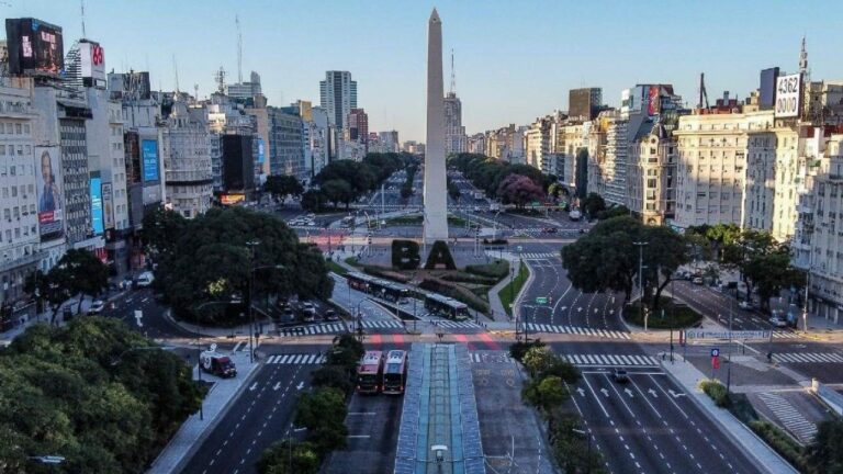 En Argentina, un hospital permite dar el último adiós a los pacientes graves de COVID-19