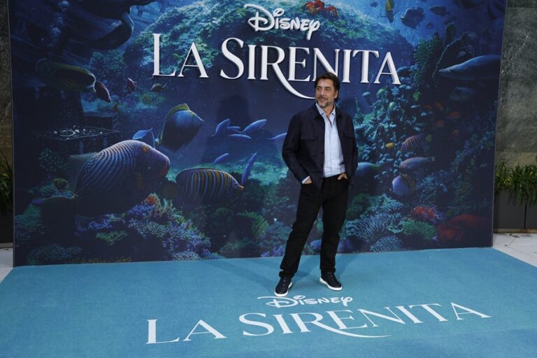 Vídeo | “Viva la República” grita Javier Bardem en la presentación de “La Sirenita”