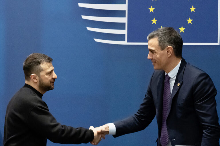 Sánchez iniciará su ‘tournée’ presidiendo la UE apoyando a Zelenski con un viaje a Kiev