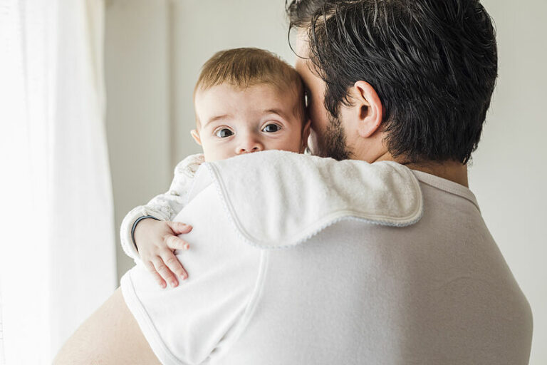 Precampaña 23J: Los socialistas ampliarían de 16 a 20 semanas el permiso de paternidad y maternidad con trabajo parcial