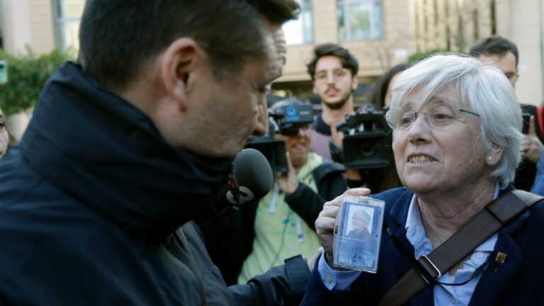 Represión: Llarena dicta orden de detención nacional contra Clara Ponsatí por no justificar su plantón al Supremo