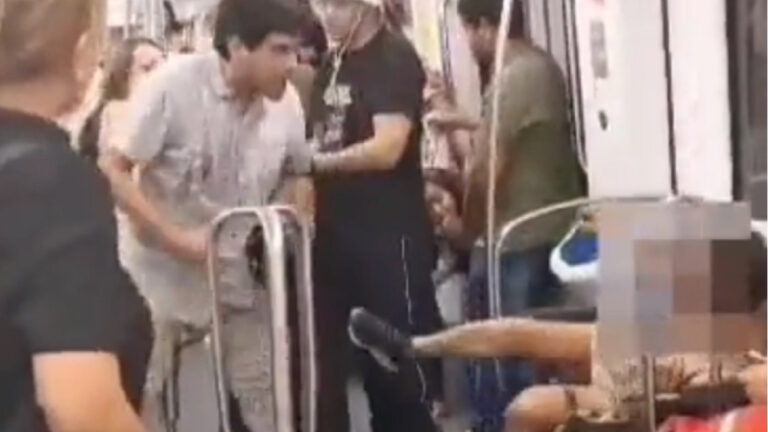 Vídeo | Brutal agresión tránsfoba en el metro de Barcelona